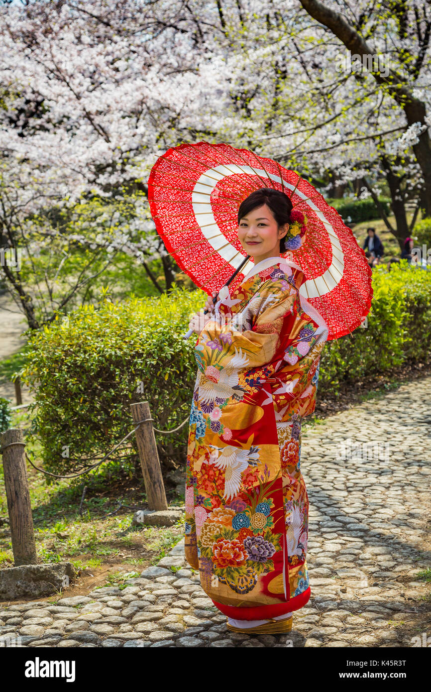 Vestido de novia japonés fotografías e imágenes de alta resolución - Alamy