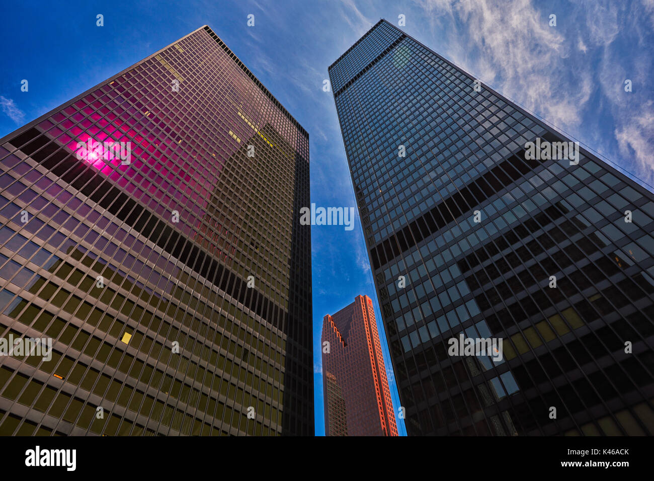 Toronto, ON, Canadá. El 2 de septiembre de 2017. El distrito financiero en el centro de Toronto. © Igor ilyutkin Foto de stock