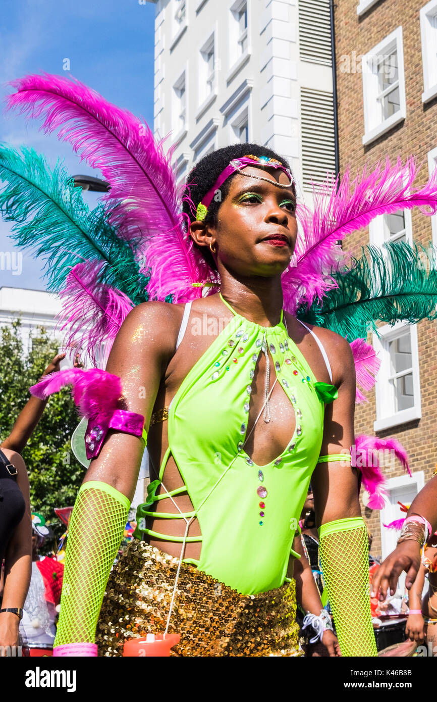 El Carnaval de Notting Hill es un evento anual que ha tenido lugar en Londres desde 1966 en las calles de Notting Hill, Londres, Inglaterra, Reino Unido. Foto de stock