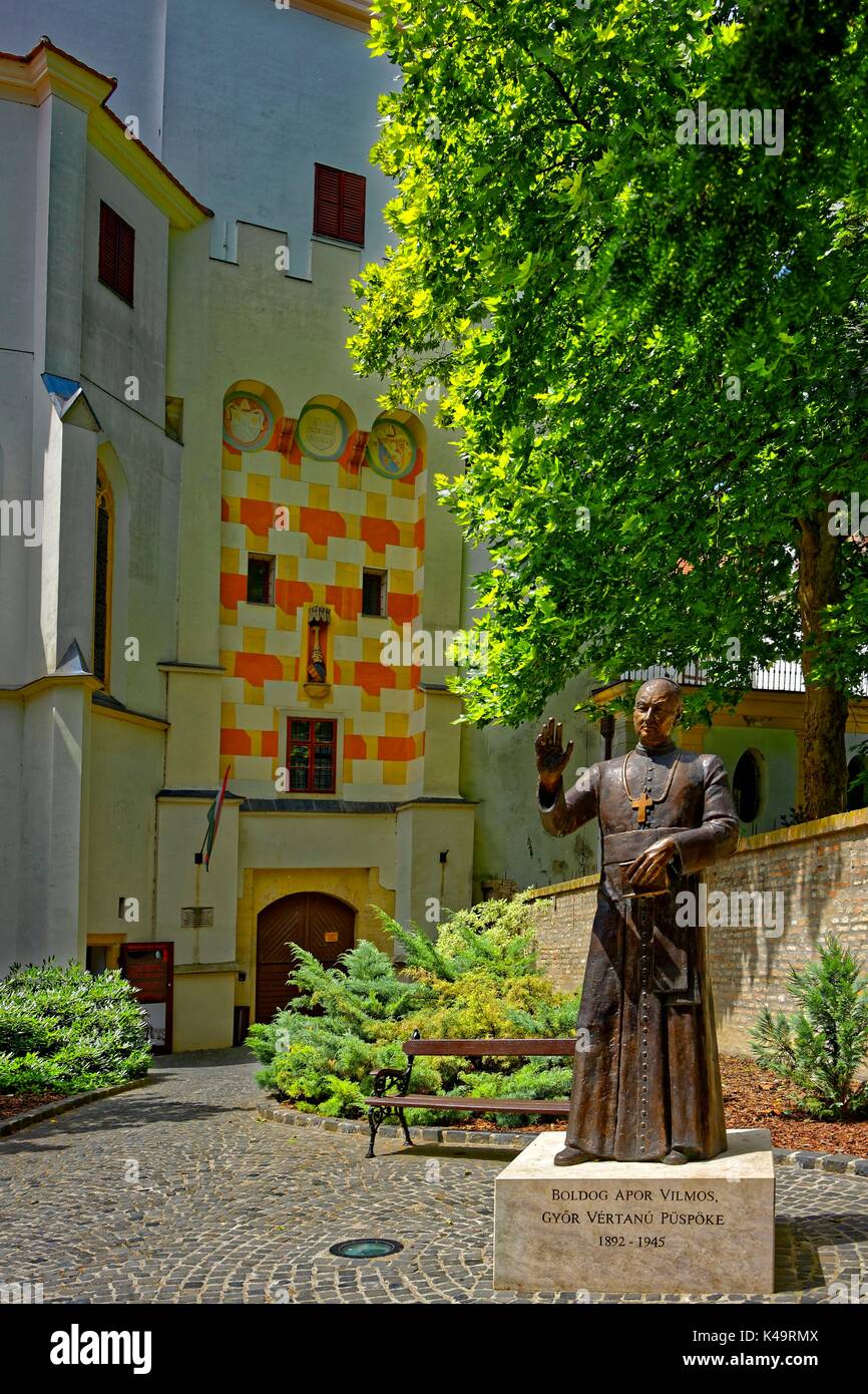 Obispo Apor Vilmos Monumento en Gyor Foto de stock