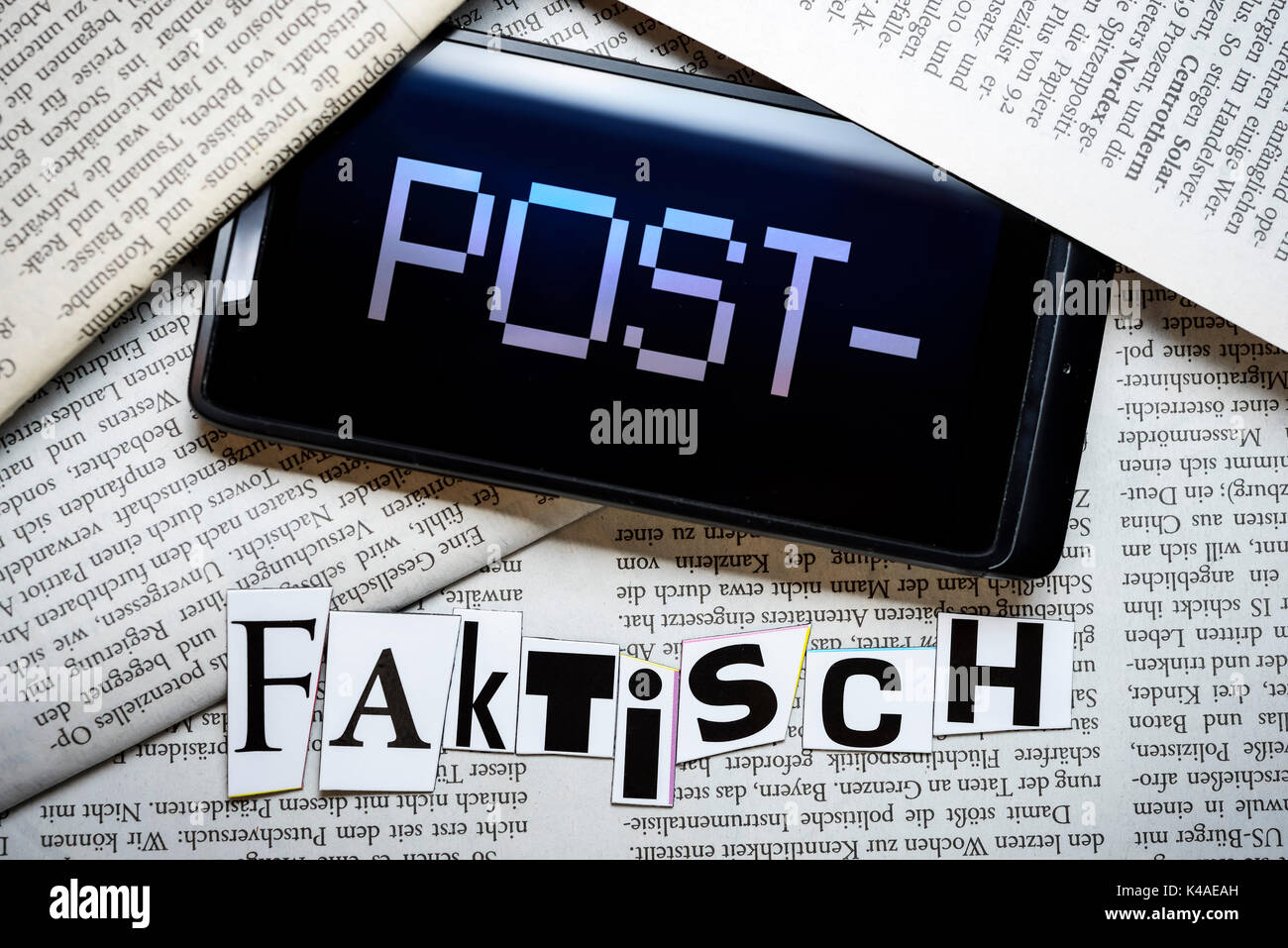 La palabra alemana para el post-fácticas, Palabra del año 2016 Foto de stock