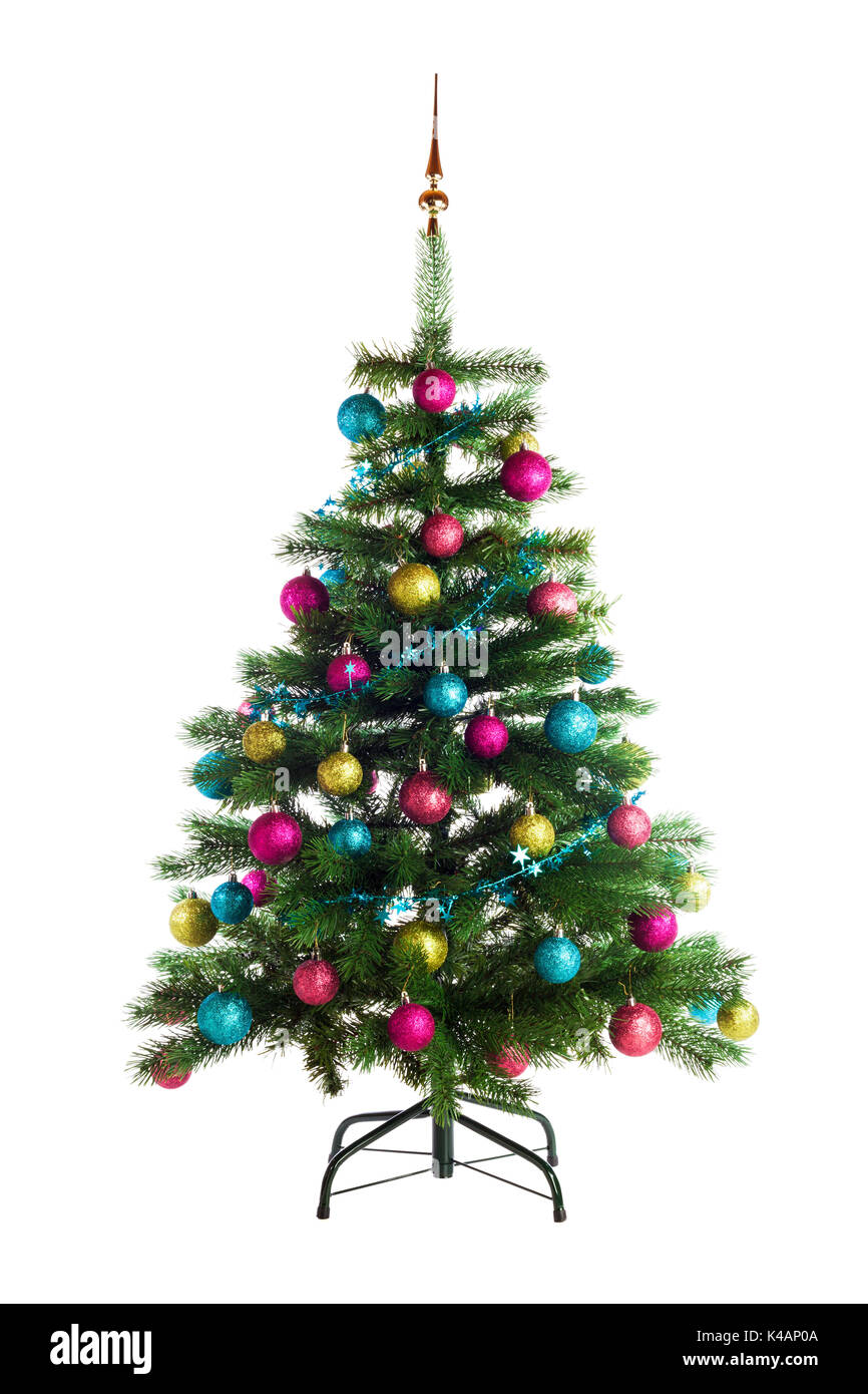 Árbol de navidad decorado con azul, amarillo, rosa chucherías aislado sobre  fondo blanco Fotografía de stock - Alamy