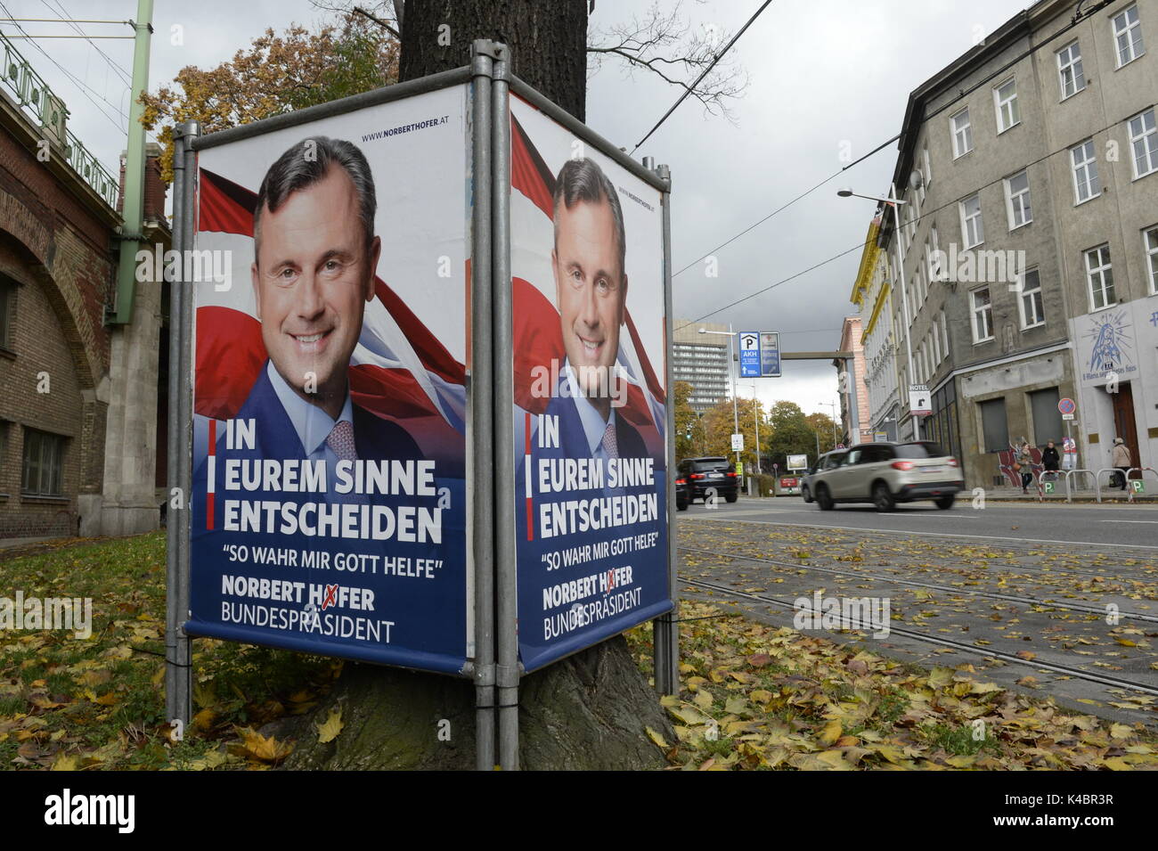 Nueva campaña de carteles para la elección presidencial Federal el 4 de diciembre en Austria, Norbert Hofer Foto de stock