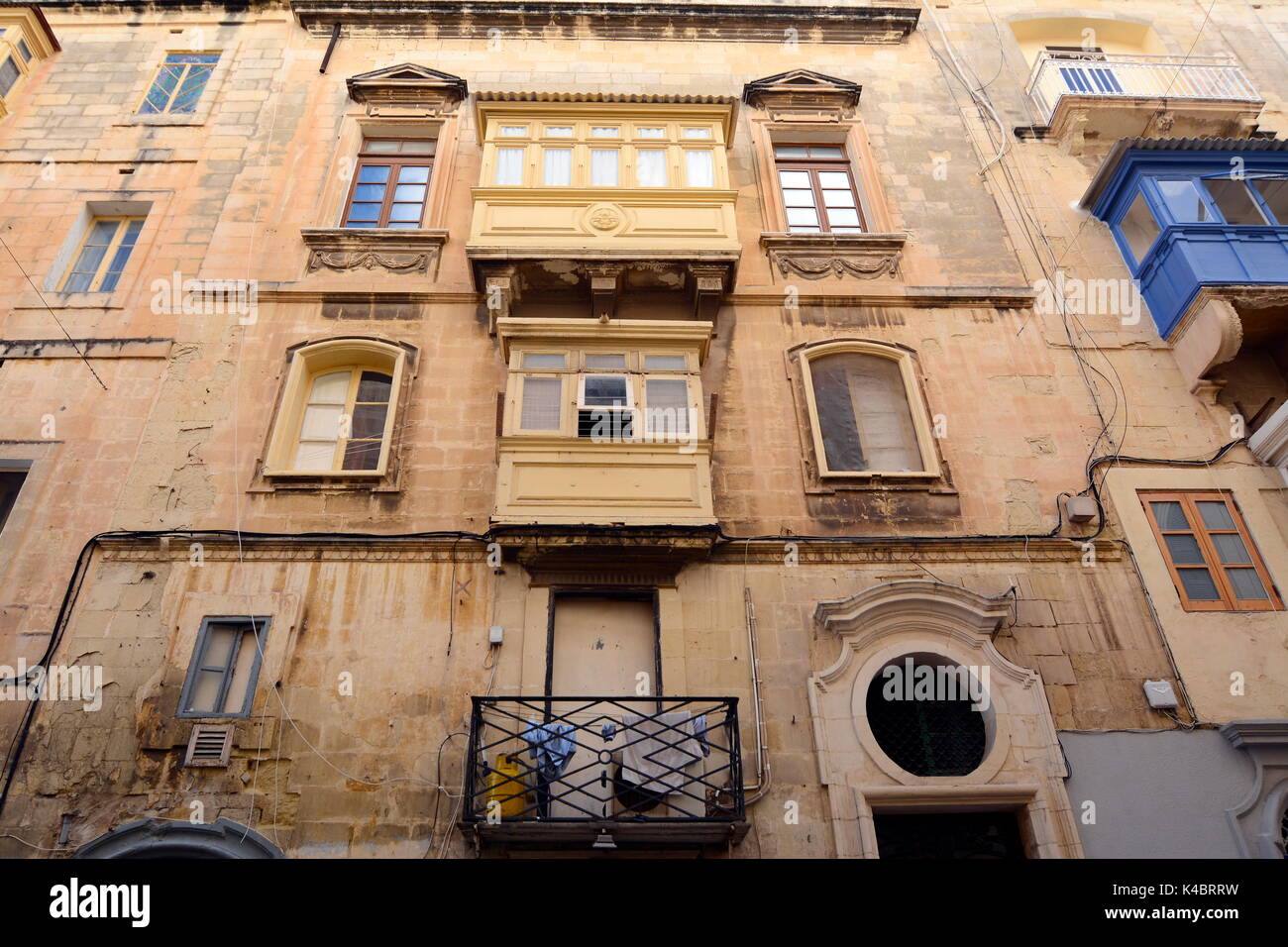 Casa fachadas en Valletta, Malta Foto de stock