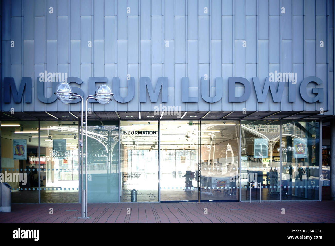 El Museo Ludwig de Colonia. Foto de stock