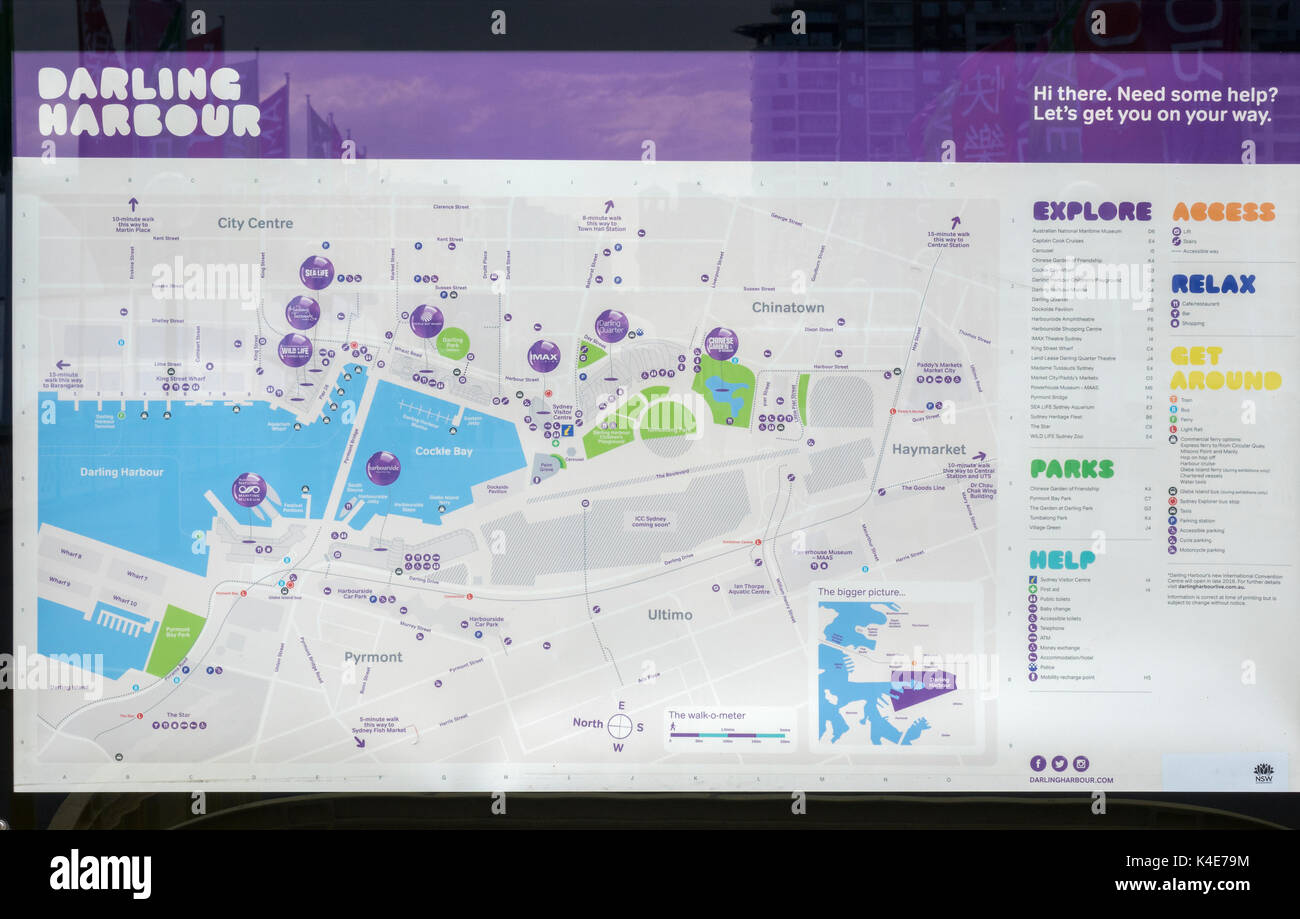 Un mapa turístico público Darling Harbour Sydney Australia mostrando las principales atracciones turísticas Foto de stock