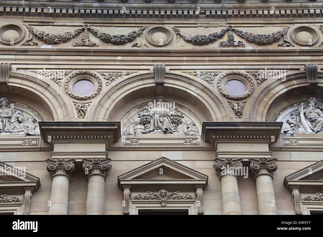 La histórica fachada del edificio Free Trade Hall en Manchester. Foto de stock