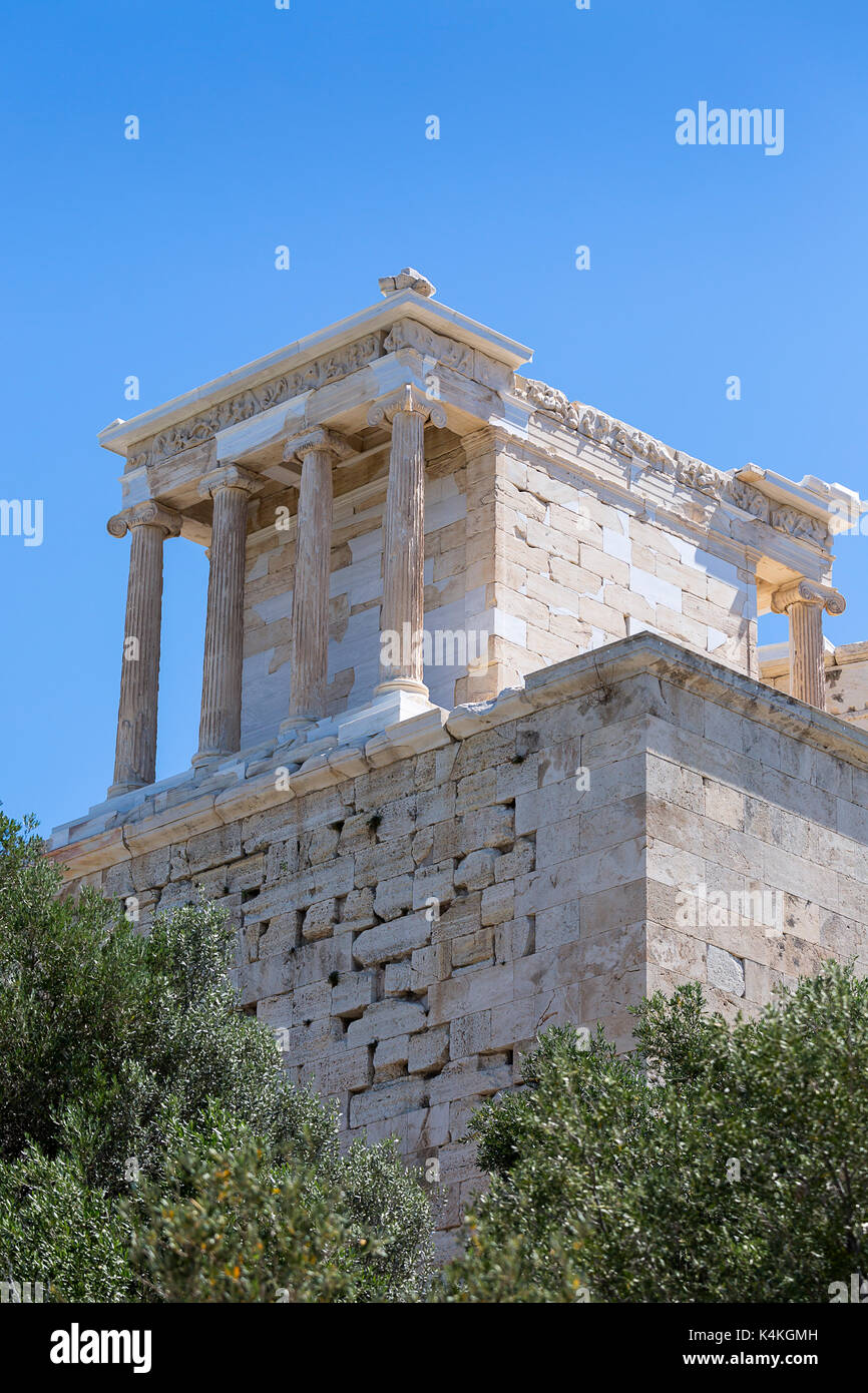 El Templo de Atenea Nike, Acrópolis, Atenas, Grecia Fotografía de stock -  Alamy