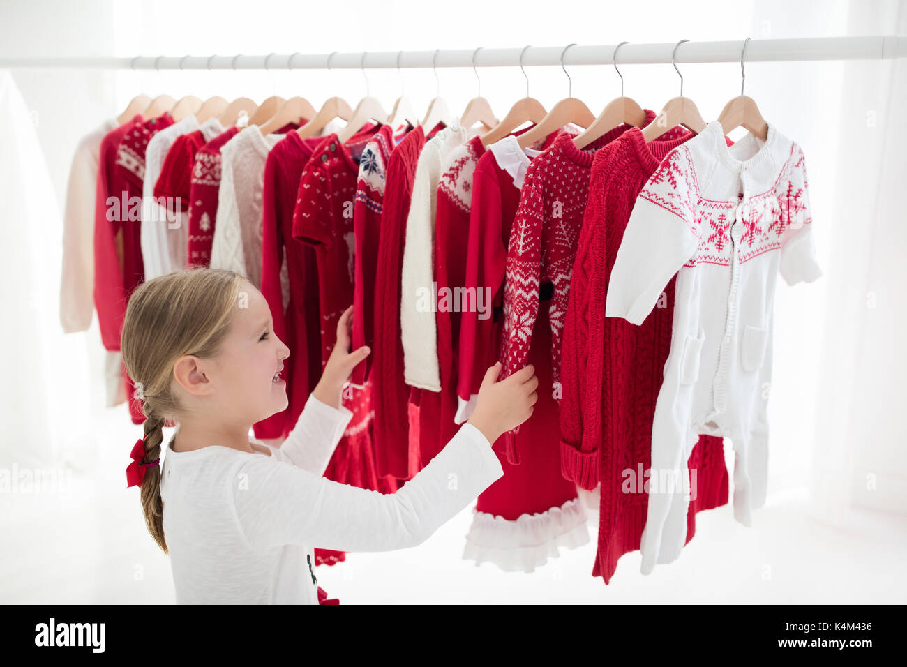 Desfile de Navidad de invierno usar jersey a cuadros, ropa casual