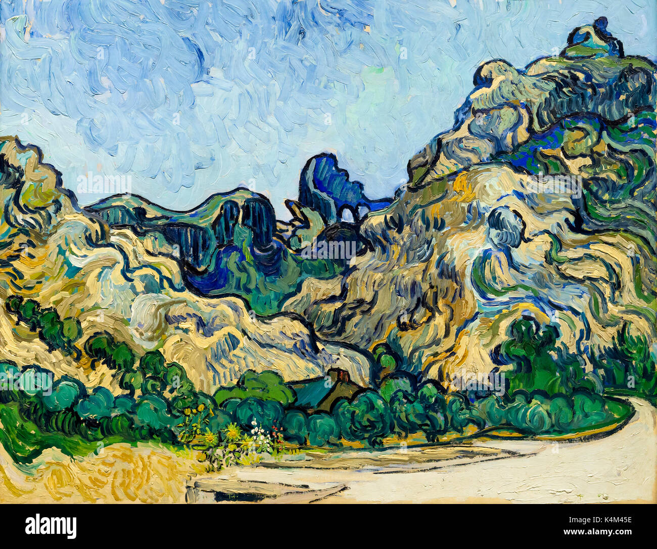 Montañas de Saint Remy con Dark Cottage, de Vincent van Gogh, 1889, Solomon R. Guggenheim Museum, Manhattan, Ciudad de Nueva York, EE.UU., América del Norte Foto de stock