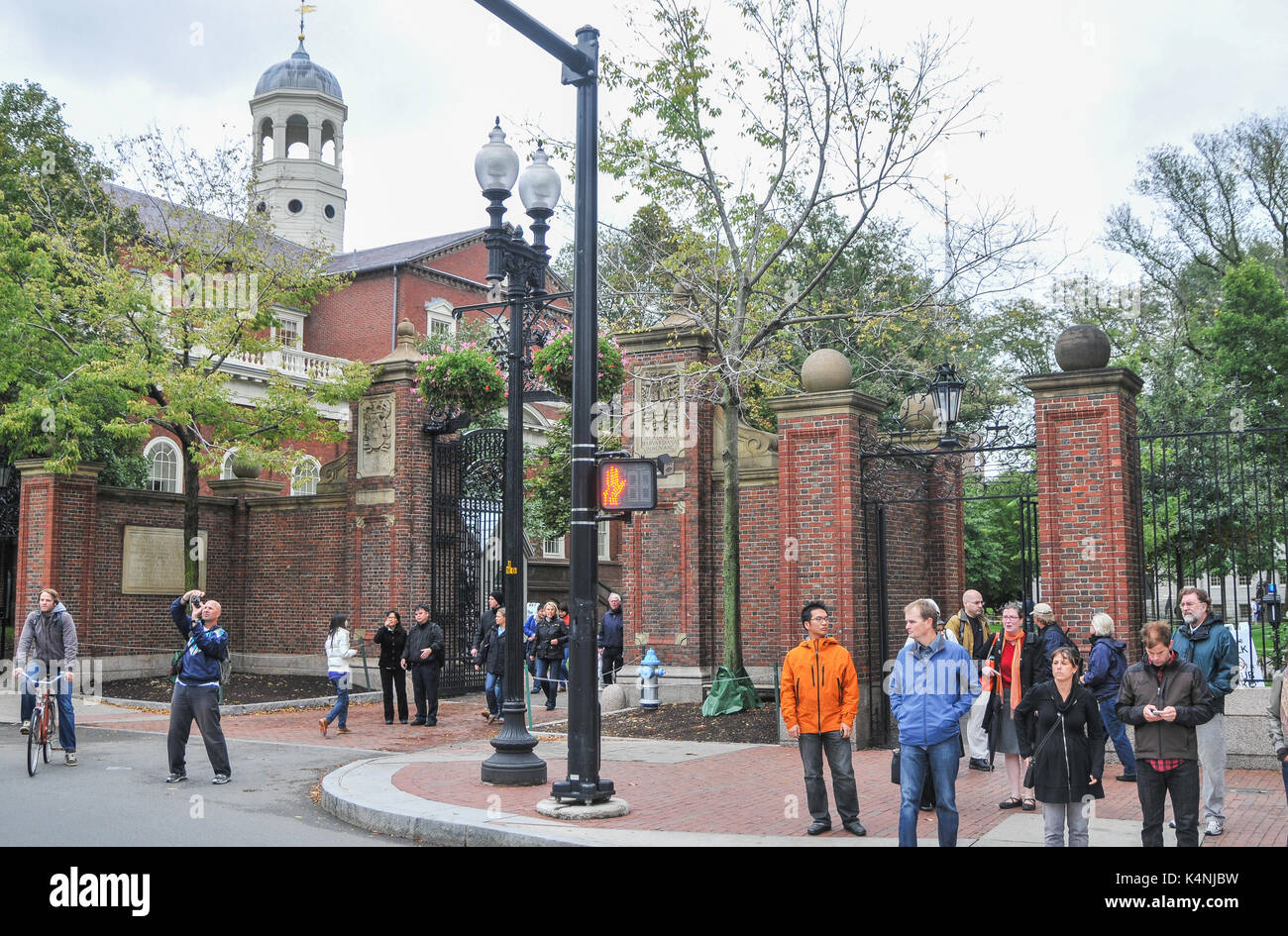 La Universidad de Harvard, Johnston Gate, Cambridge MA, EE.UU. Foto de stock