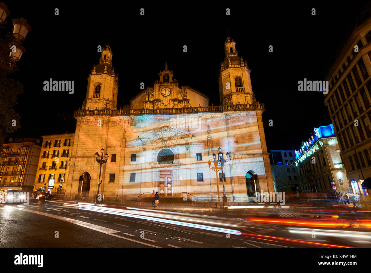 Iglesia de San Nicolás en la noche, Bilbao, Vizcaya, País Vasco, Euskadi, España, Europa Foto de stock