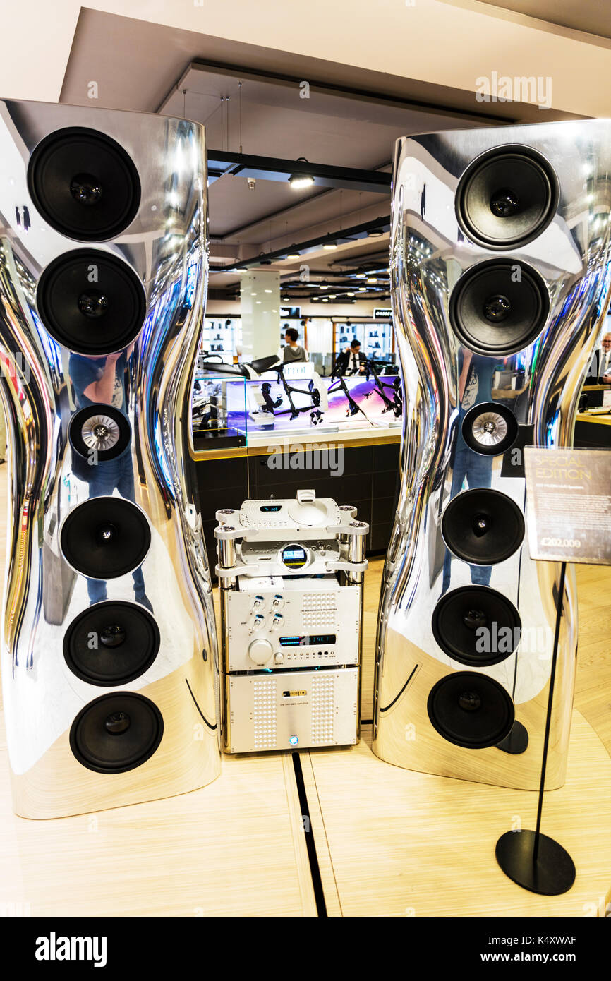 Sonos sound system fotografías e imágenes de alta resolución - Alamy