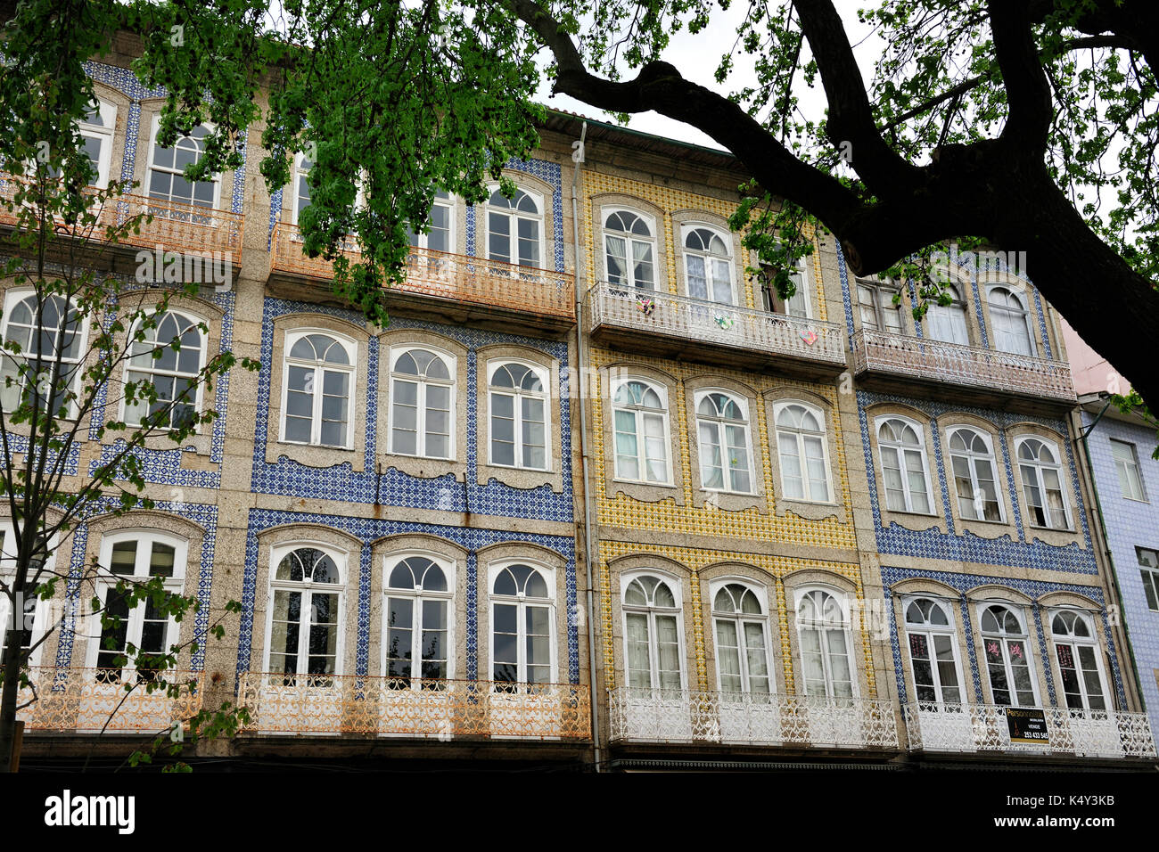 Centro histórico de Guimarães, declarado Patrimonio de la Humanidad por la UNESCO. Portugal Foto de stock