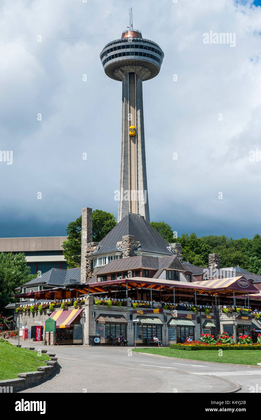 Skylon Tower, Niagara Falls, Ontario, Canadá Foto de stock