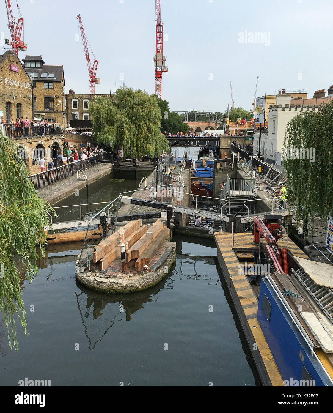 Regent's Canal reparaciones, Camden Lock, Camden, Londres Foto de stock