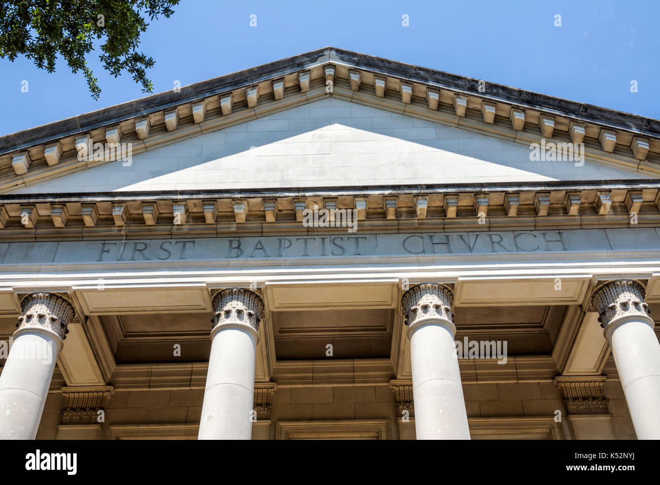 Georgia Savannah Distrito Historico Plaza Chippewa Primera Iglesia Bautista Exterior Columnas Fronton Arquitectura Del Renacimiento Griego Visitas Turisticas Fotografia De Stock Alamy