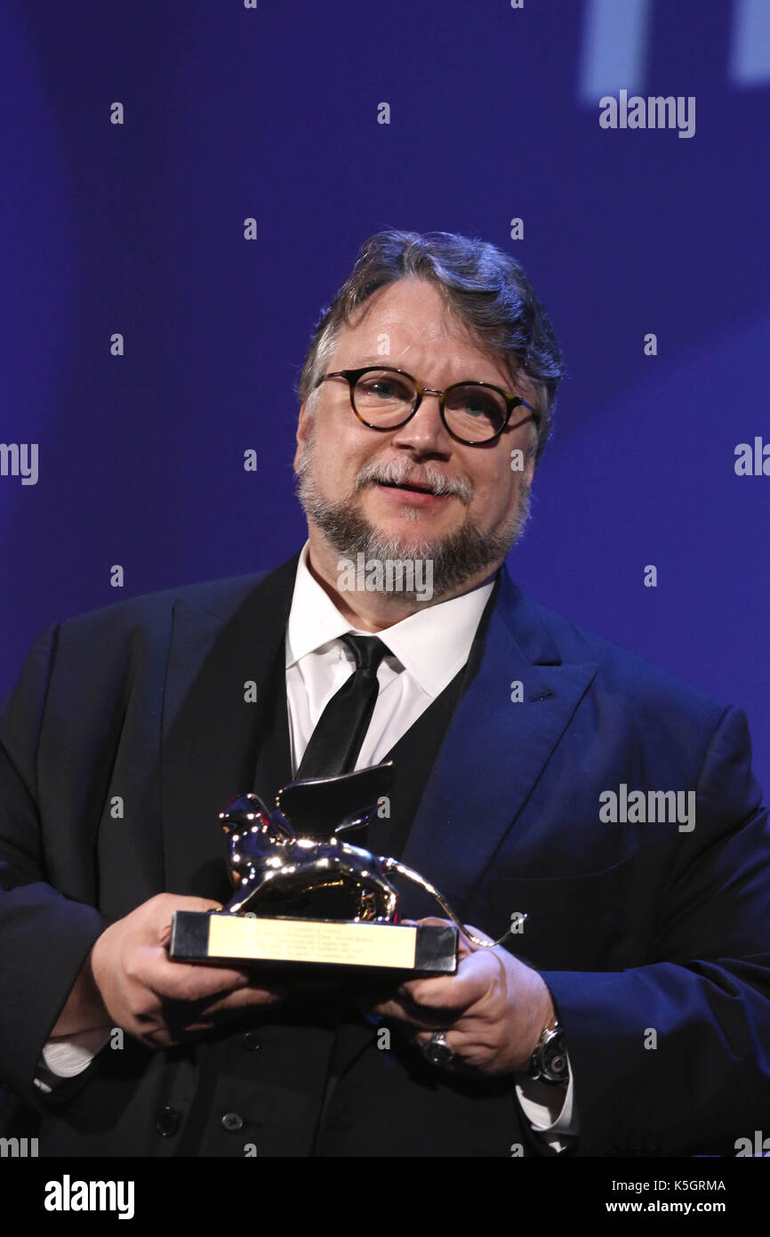 Europa, Italia, Lido di Venezia, a 09 de septiembre, 2017: Guillermo del Toro, León de oro para la película ' la forma de agua '. El 74º Festival Internacional de Cine de Venecia © crédito ottavia da re/sintesi/alamy live news Foto de stock