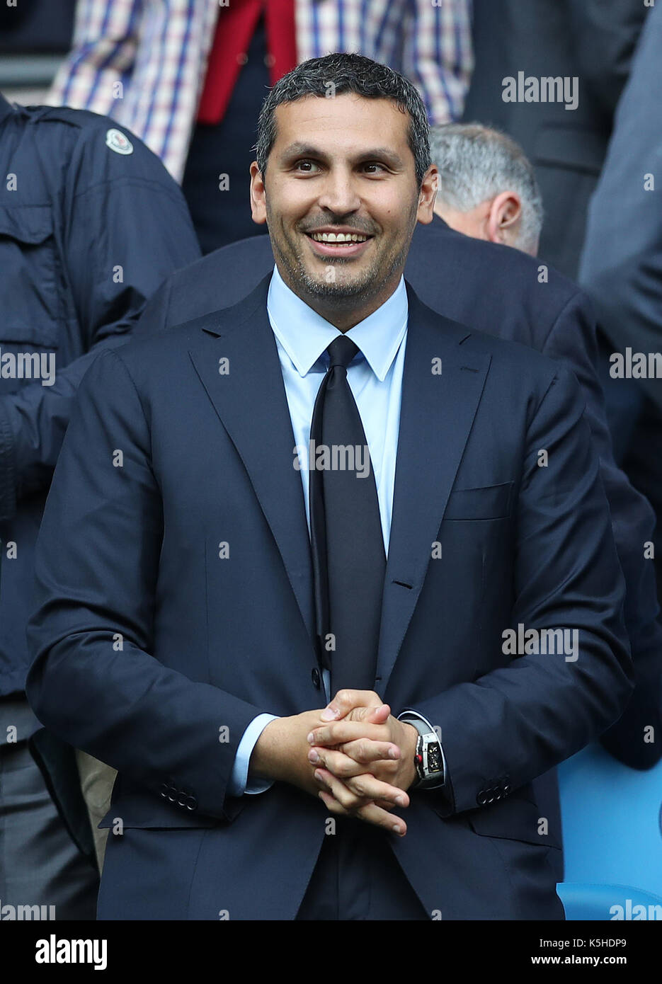 Manchester City Presidente Khaldoon Al Mubarak Durante El Partido De Liga Premier En El Etihad Stadium Manchester Prensa Foto Foto Fecha Sabado 9 De Septiembre De 2017 Ver Pa Historia Futbol Manchester