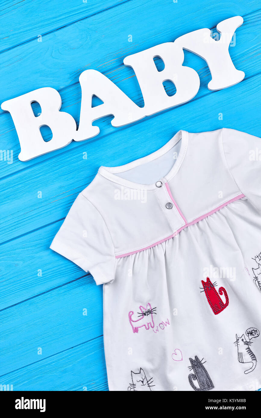 Dibujar Realista Explosivos Baby-girl moda de verano outfit. Lindo animal print vestido de algodón para bebé, palabra, vista superior del bebé lactante niña ropa de fondo Fotografía de stock - Alamy Dibujar Realista Explosivos Baby-girl moda de verano outfit. Lindo animal print vestido de algodón para bebé, palabra, vista superior del bebé lactante niña ropa de fondo Fotografía de stock - Alamy