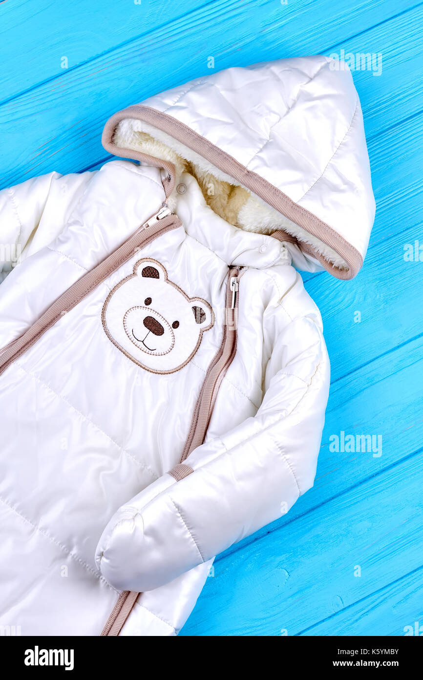 Cute Winter Romper Para Bebe Recien Nacido Ninos Baby Boy Romper Azul De Fondo De Madera El Bebe Lactante Ninas Monos De Algodon A La Venta Fotografia De Stock Alamy