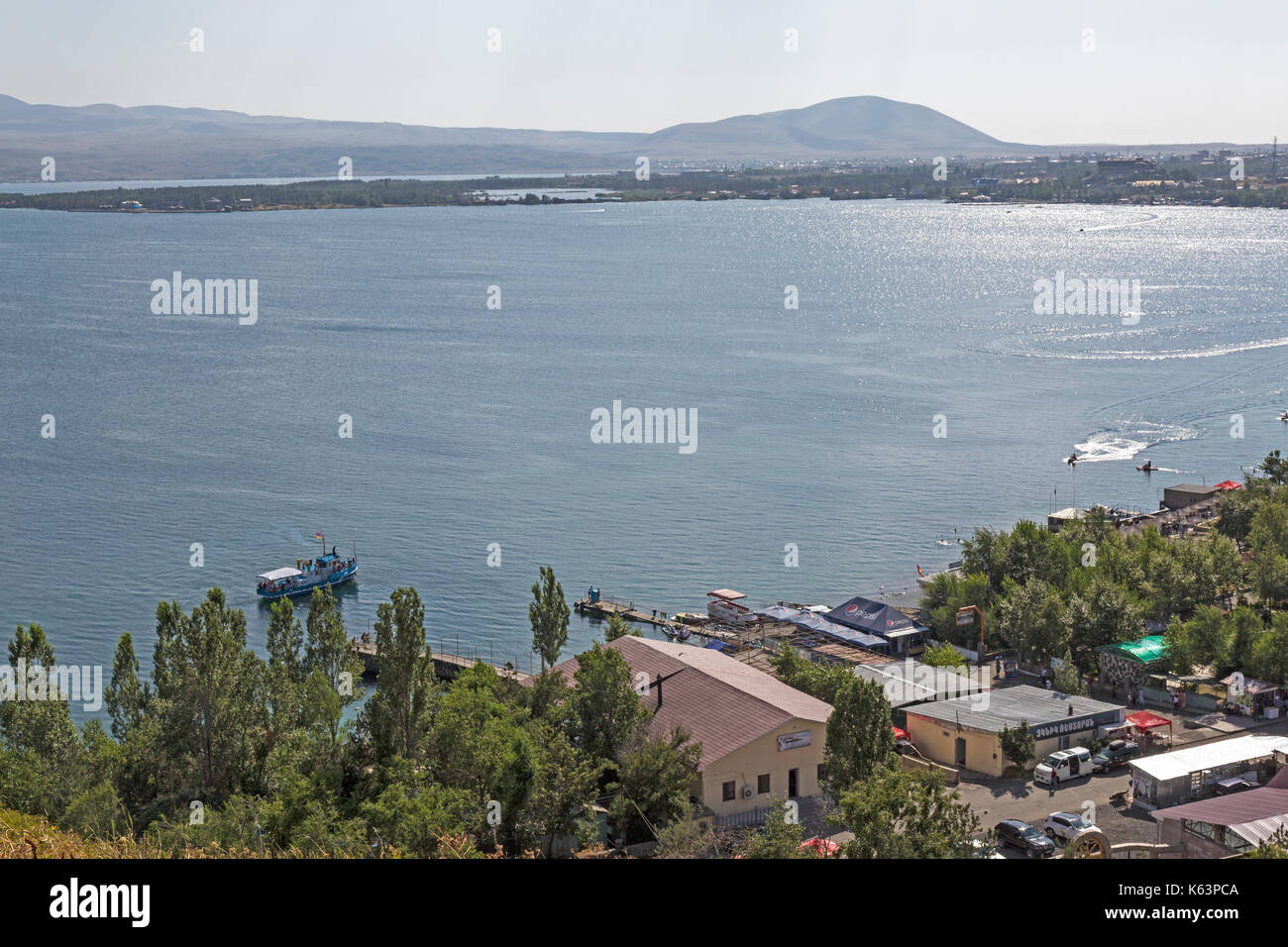 El lago Sevan en Armenia. Foto de stock