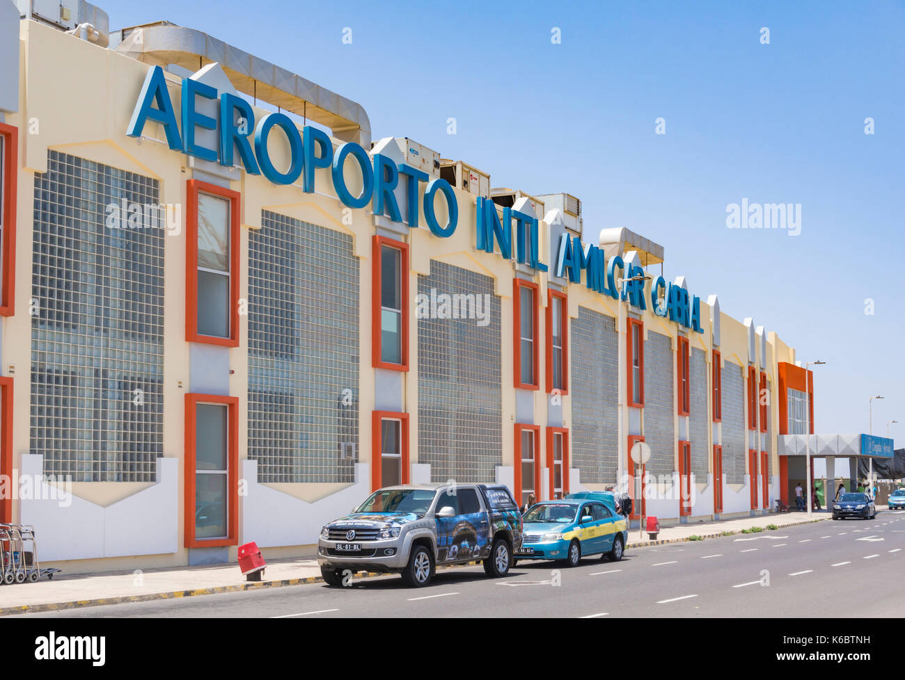 Cabo Verde SAL Cabo verde Sal Aeropuerto vista exterior de la entrada de  salidas del aeropuerto internacional Amílcar Cabral en la isla de Sal, Cabo  Verde, África Fotografía de stock - Alamy