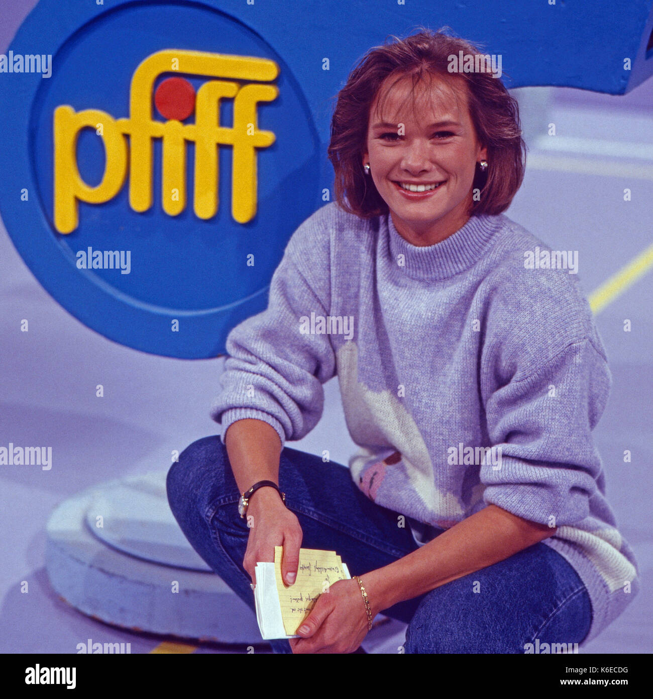 Pfiff, Sportshow für junge Zuschauer, Deutschland 1980er Jahre. Moderador: Sabine Noethen Foto de stock