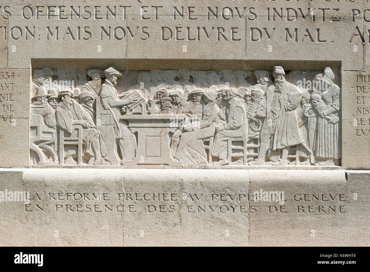 Reformador pierre viret realiza el primer bautismo reformada en Ginebra en 1534, el socorro en el monumento internacional de la Foto de stock