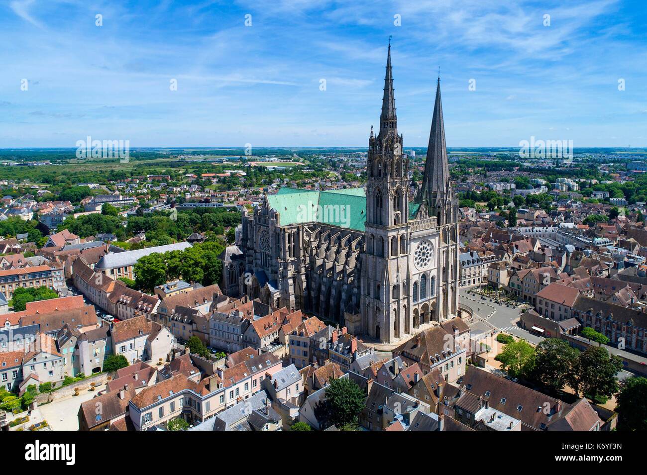 Francia, Eure et Loir, Chartres, La Catedral de Notre Dame de Chartres, catalogado como Patrimonio Natural de la Humanidad por la UNESCO Wolrd (vista aérea) Foto de stock