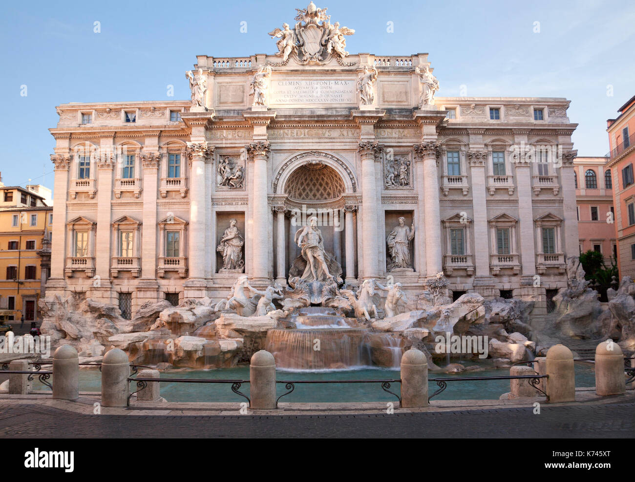 La fontana di Trevi, en Roma, Italia, Piazza di Trevi, Europa, lugar famoso Foto de stock