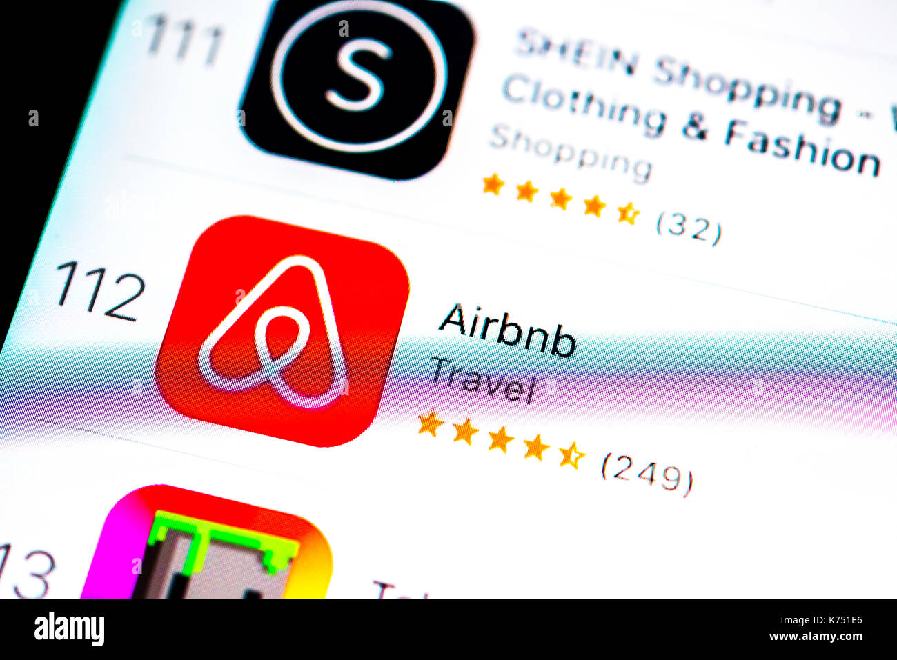 Airbnb app en la App Store de Apple, app icono, casas de vacaciones, en la  pantalla del teléfono móvil, el iphone, el IOS, smartphone Fotografía de  stock - Alamy