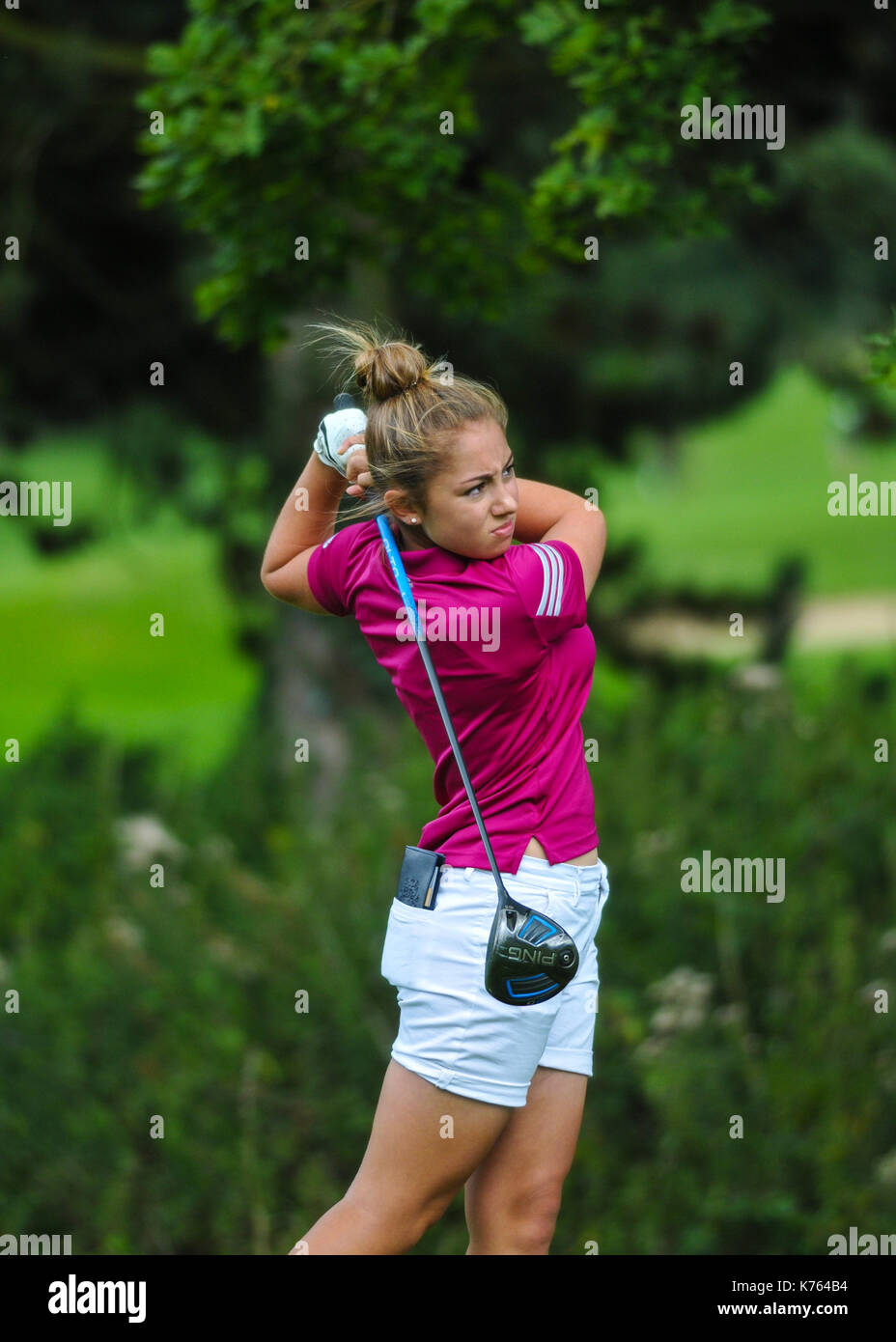 Golf outfit fotografías e imágenes de alta resolución - Alamy