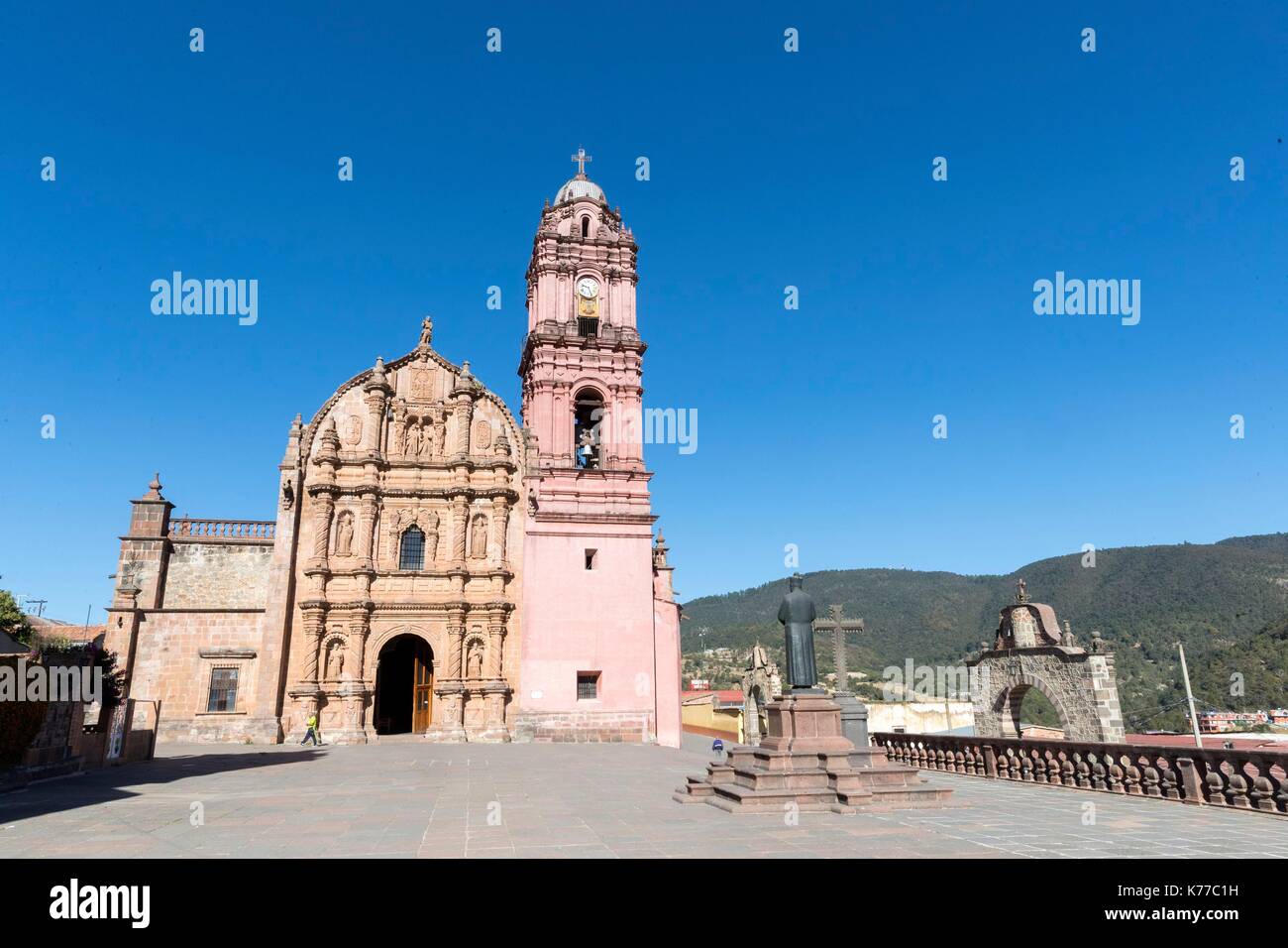 México, Estado de Michoacán, Tlalpujahua de Ray-n, santuario de la Virgen del Carmen Fotografía de stock - Alamy México, Estado de Michoacán, Tlalpujahua de Ray-n, santuario de la Virgen del Carmen Fotografía de stock - Alamy