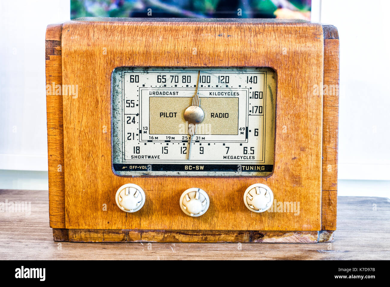 Radio de madera antigua. Campos do Jordao, estado de Sao Paulo, Brasil  Fotografía de stock - Alamy