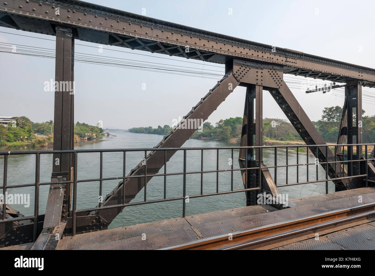 Puente del Río Kwai. Kanchanaburi, Tailandia Foto de stock