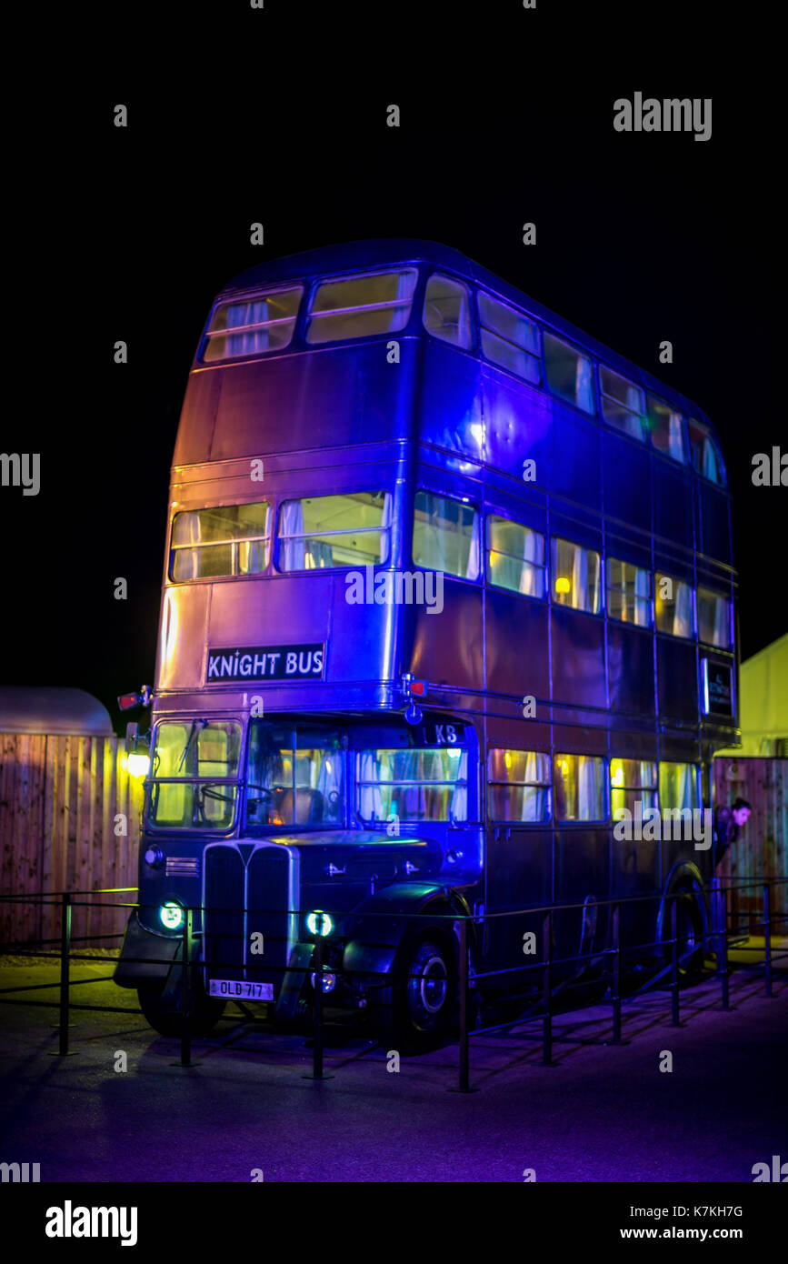 Un autobús del caballero de harry potter y el prisionero de azkaban en Warner Brothers studio tour, Londres Foto de stock