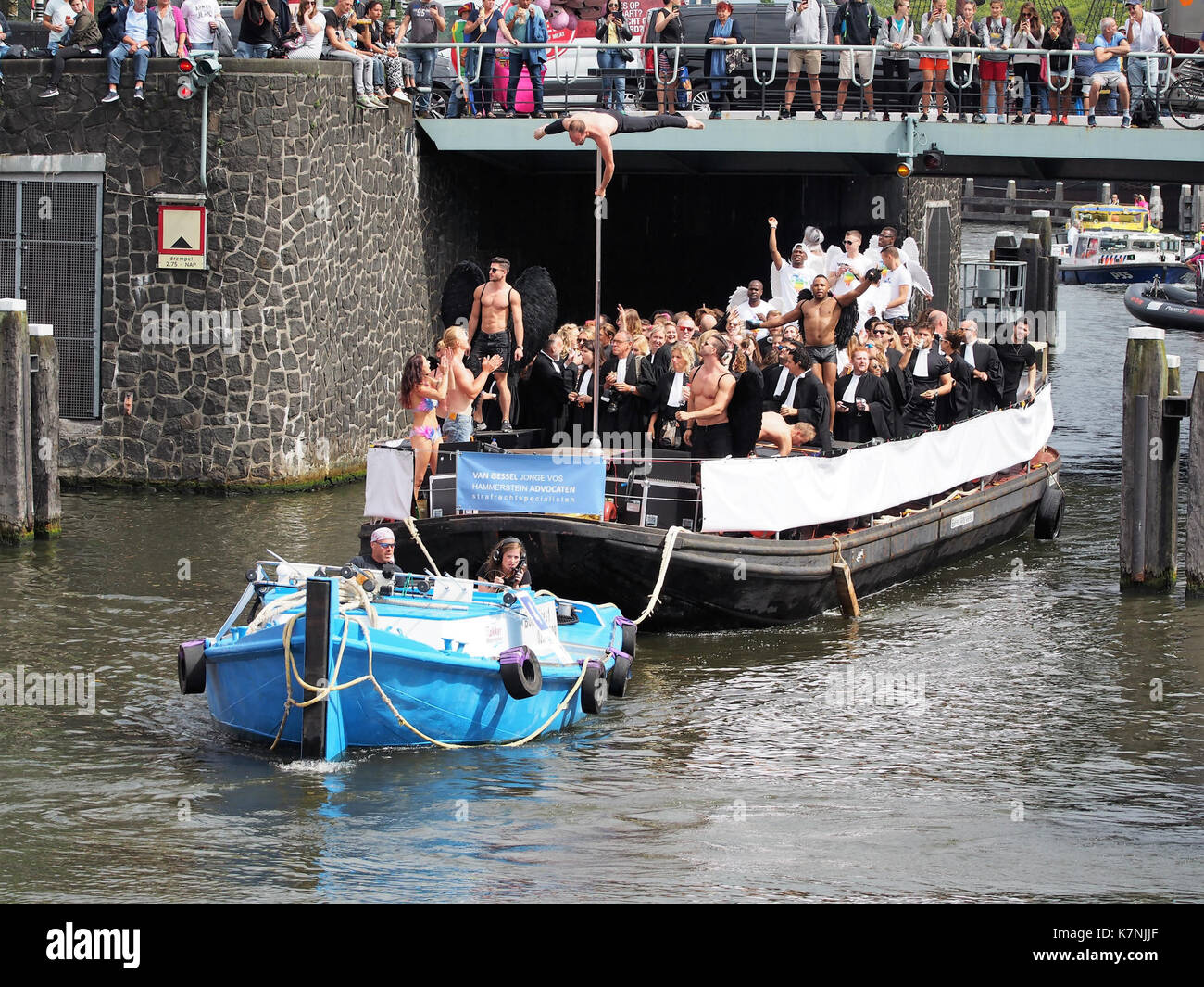 Barco advocaten boot, Canal Parade Amsterdam 2017 Foto 1 Foto de stock