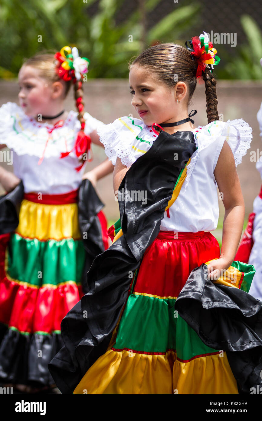 Traditional clothing costa rica fotografías e imágenes de alta resolución -  Alamy