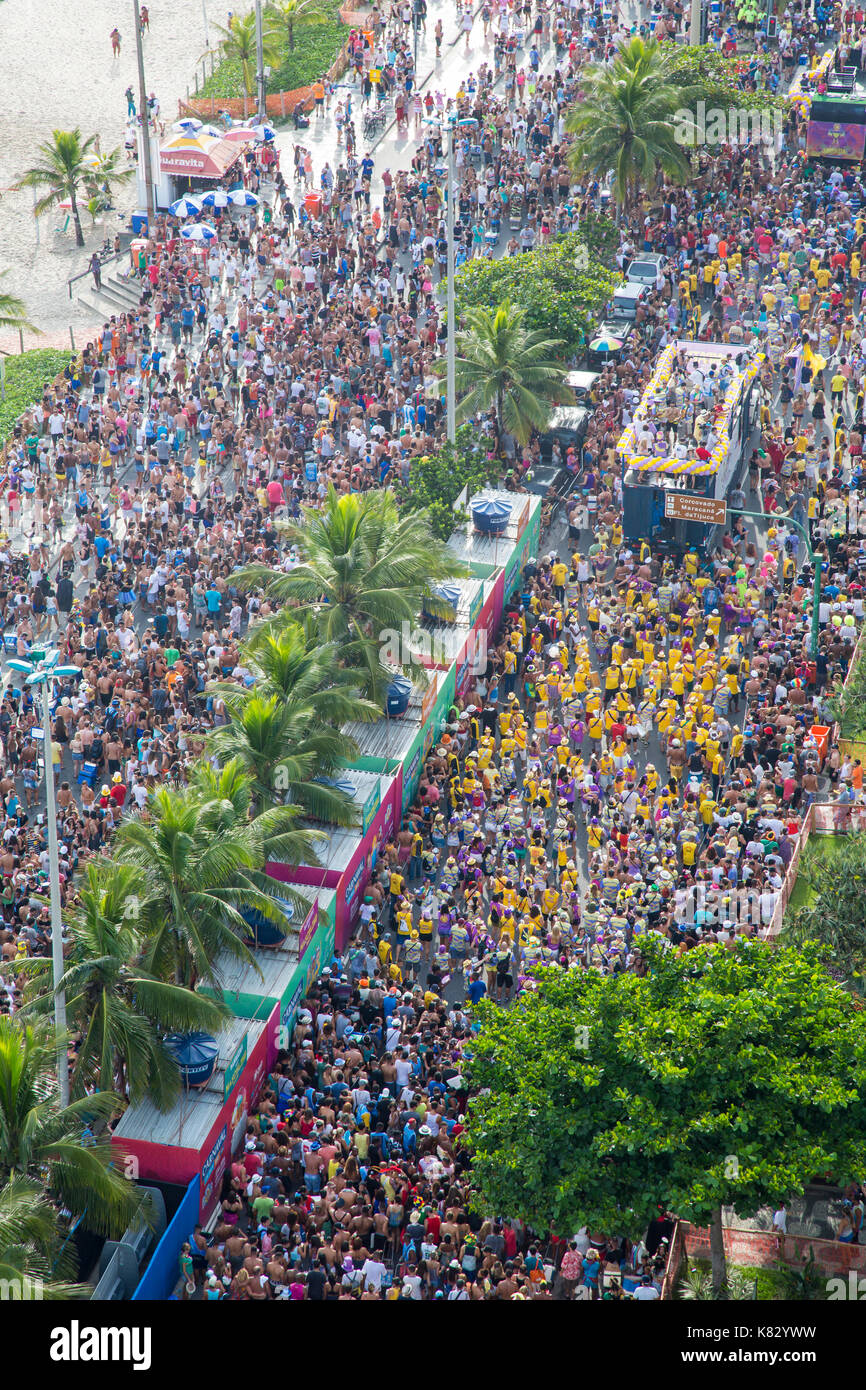 La playa de Ipanema, el carnaval de calle, Río de Janeiro, Brasil, América del Sur Foto de stock