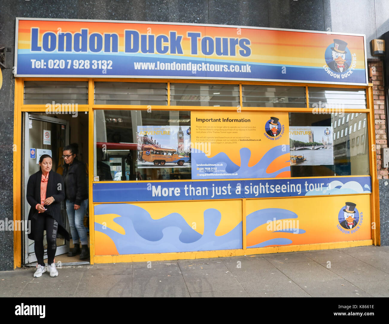 Londres, Reino Unido. 18 sep, 2017. El anfibio london duck tours dejan de funcionar después de perder el acceso a la grada en el Albert Embankment debido a la Thames water supersewer obras. Los patos anfibios jugó un papel vital en la segunda guerra mundial y fueron originalmente utilizadas para transportar suministros desde buques a puntos en tierra salvar vidas crédito: amer ghazzal/alamy live news Foto de stock