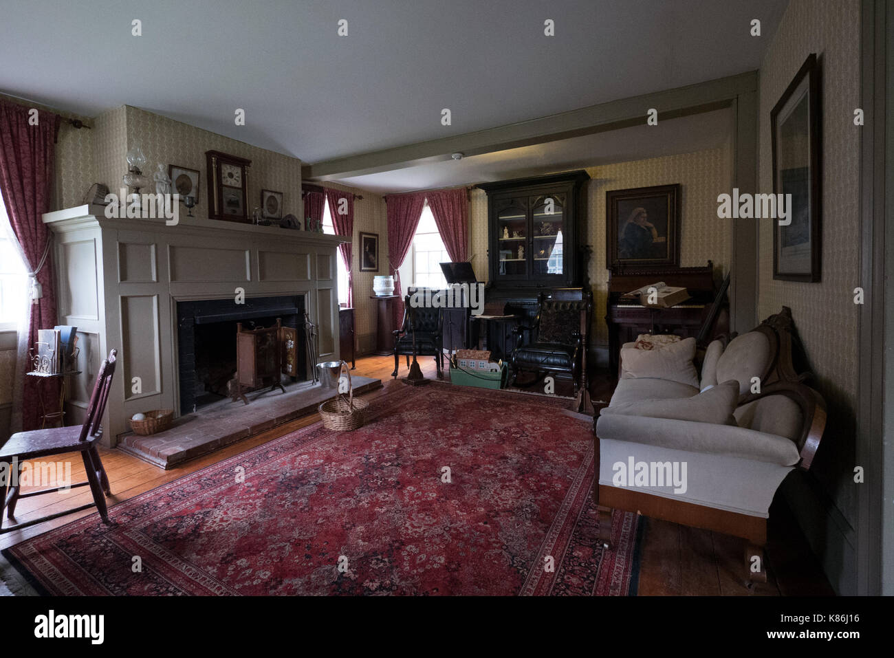 Dentro de una casa histórica de 1800, la vida diaria de la gente del pasado en Canadá Foto de stock
