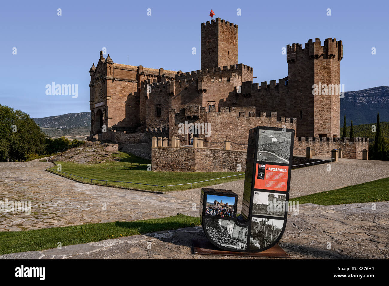 El castillo de Javier, en la provincia de Navarra, región de España. Famoso por ser el lugar de nacimiento de San Francisco Javier. Foto de stock