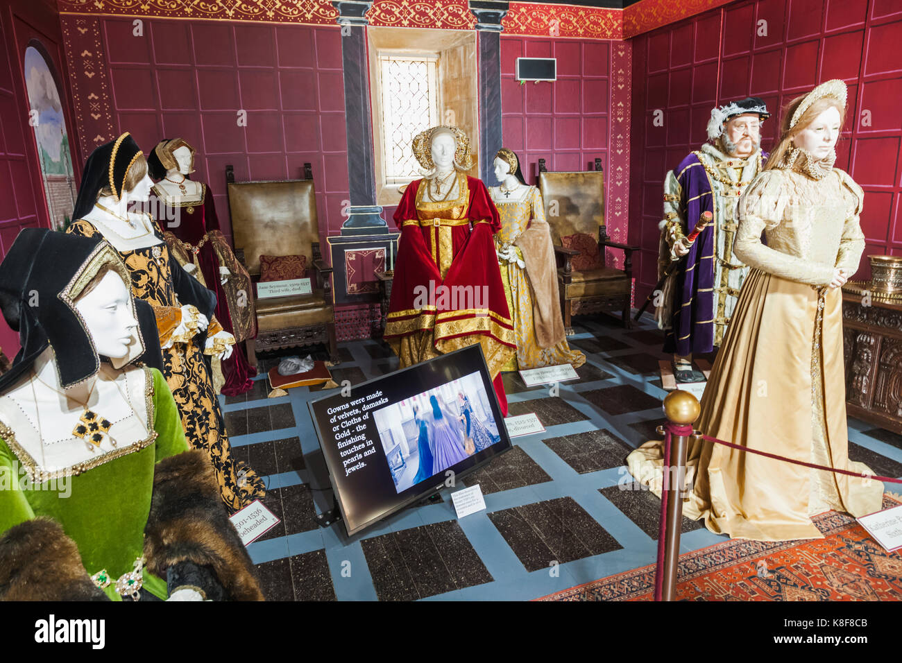 Inglaterra, Cotswolds, Gloucestershire, Winchcombe, Sudeley Castle,  exposición de Enrique VIII y sus esposas en disfraz Fotografía de stock -  Alamy