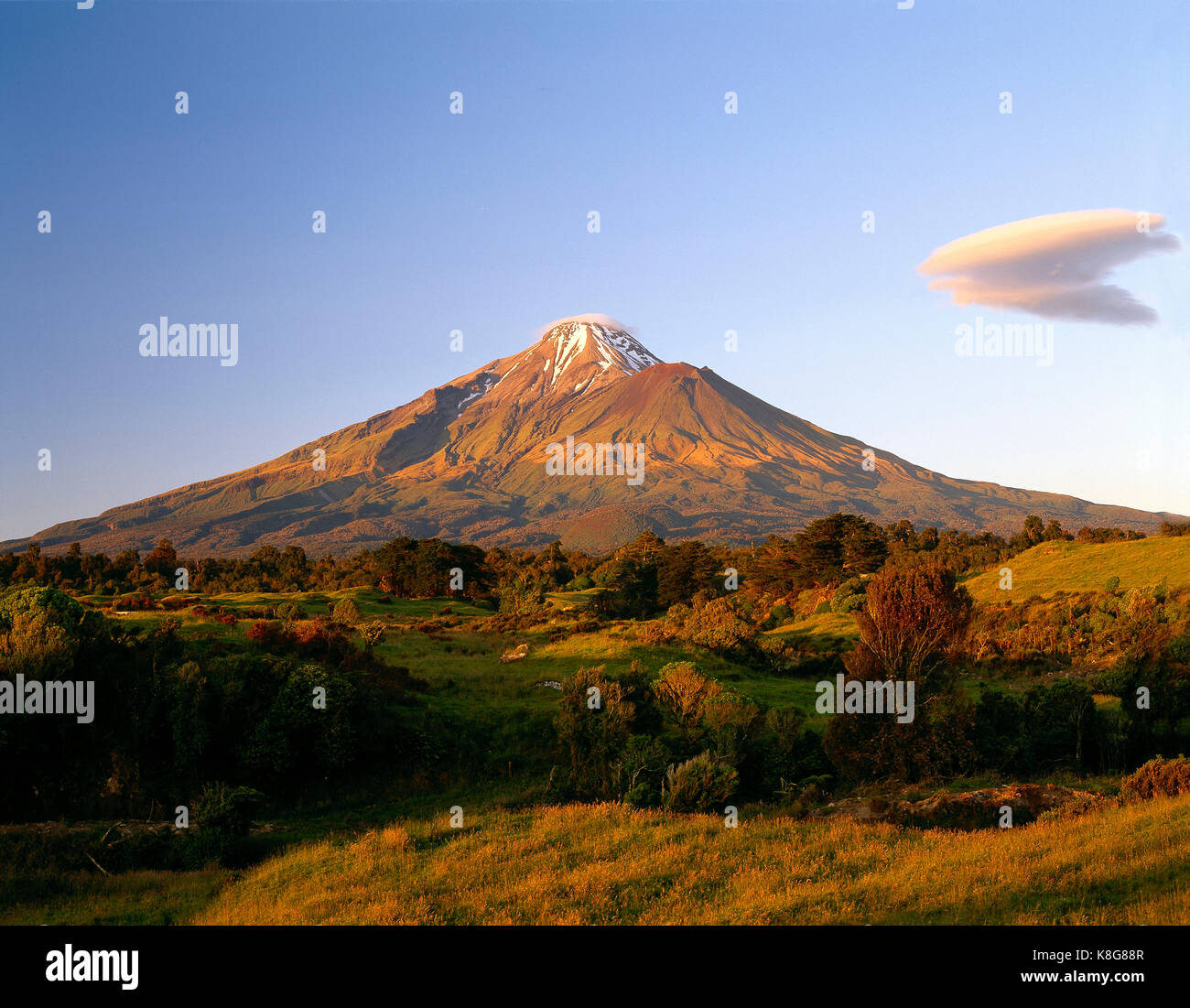Nueva Zelanda Isla Norte. monte taranaki. Foto de stock