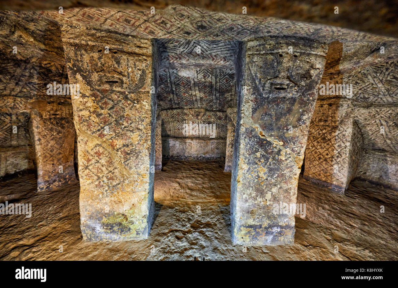 Hipogeo, tumbas del alto de Segovia, que también contiene muchos
