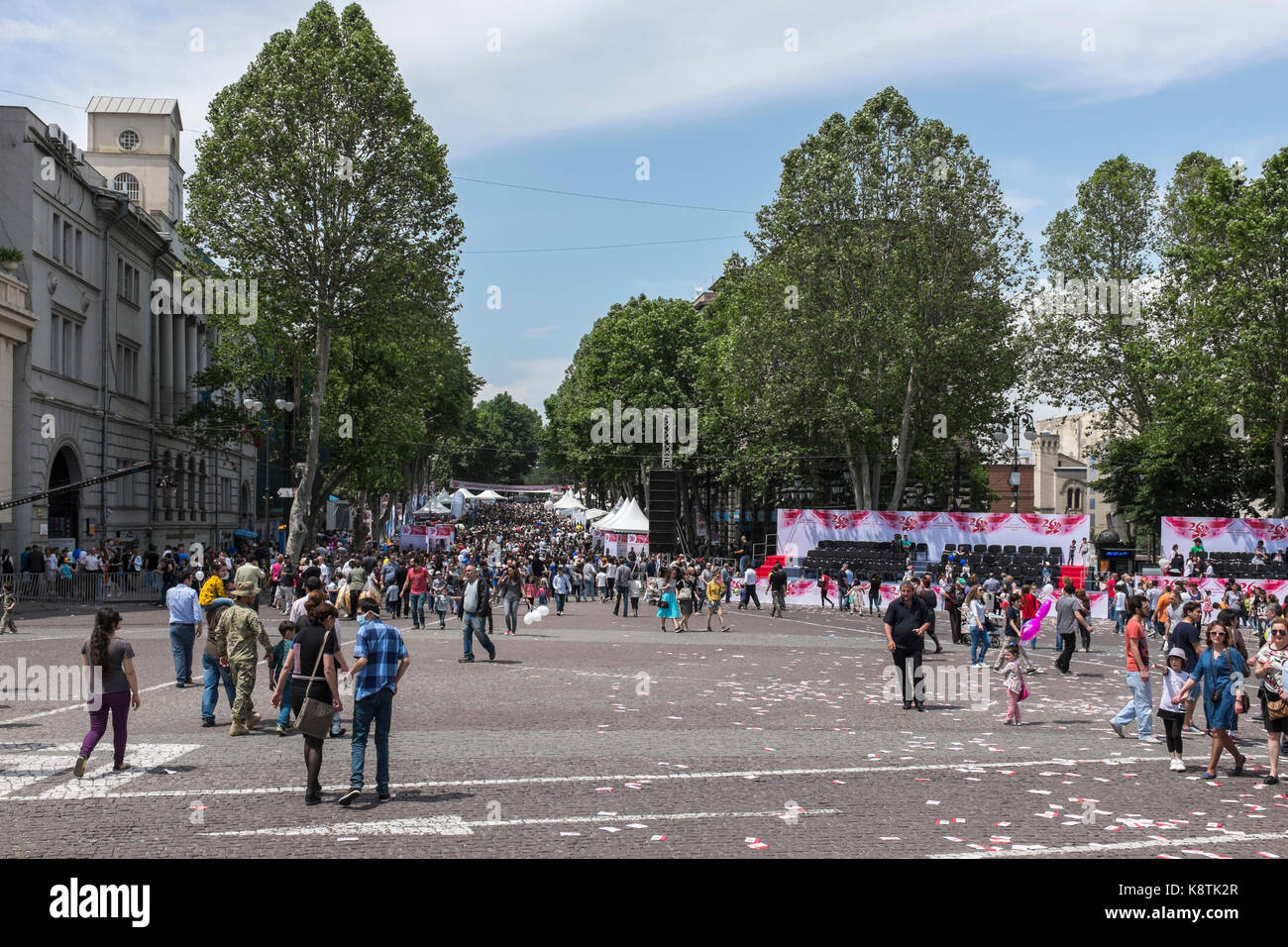 Tbilisi, Georgia, Europa oriental - Celebraciones del Día de la independencia el 26 de mayo de 2015 sobre Shota Rustaveli Avenue. Foto de stock