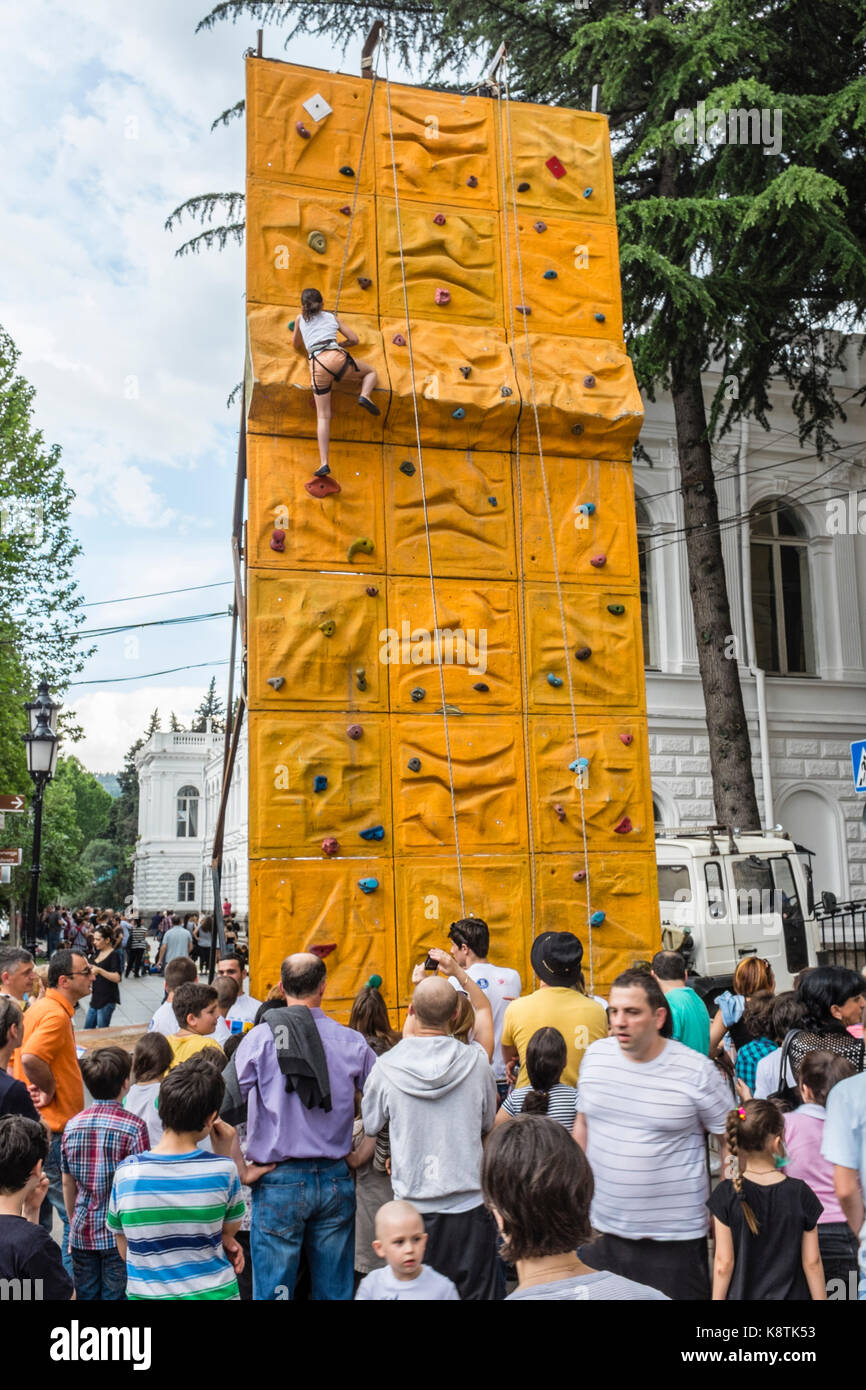 Tbilisi, Georgia, Europa oriental - alpinismo en las celebraciones del día de la independencia de Georgia el 26 de mayo de 2015. Foto de stock