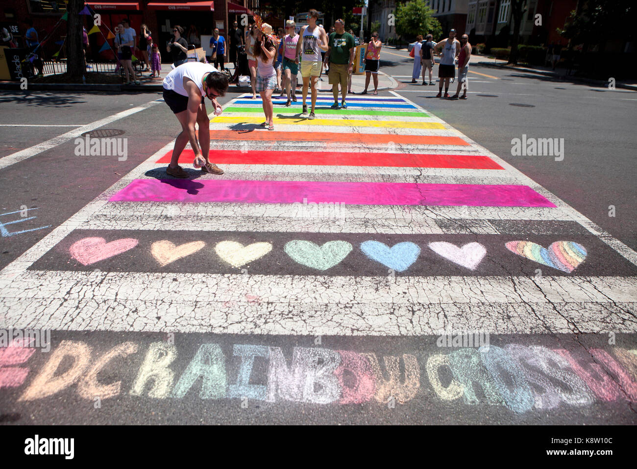 Rainbow crossing (cruce peatonal) - Dupont Circle, District, Northwest, Washington, DC, EE.UU. Foto de stock