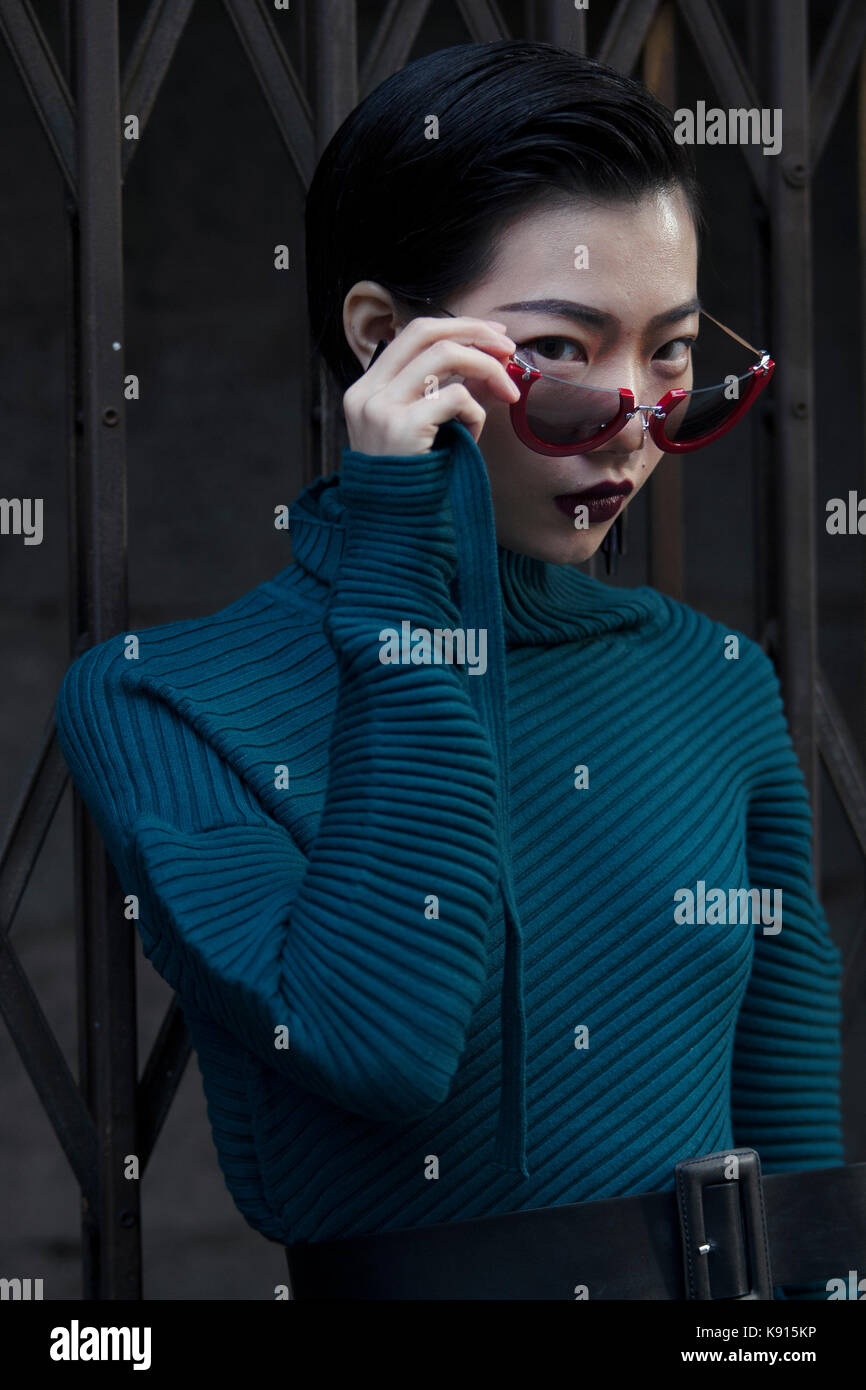 Street Style desde el quinto día de la semana de la moda de Londres, primavera verano 2018, el 19 de septiembre de 2017. La imagen muestra harper desde China. Ella usa